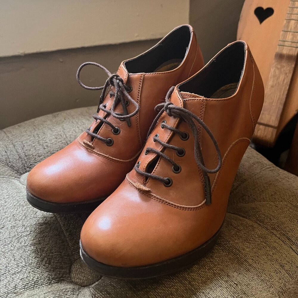 Liu Jo leather lace-up Oxford-style heels - size 6.5 (fits like 6)